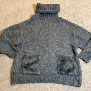 Zara Knit Sweater size S. 1 inb210